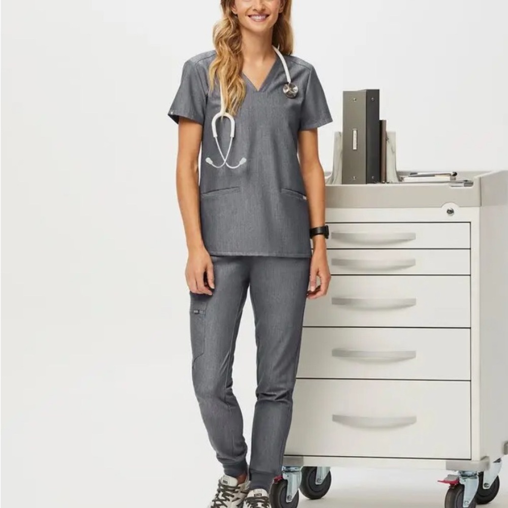 Figs graphite scrub set